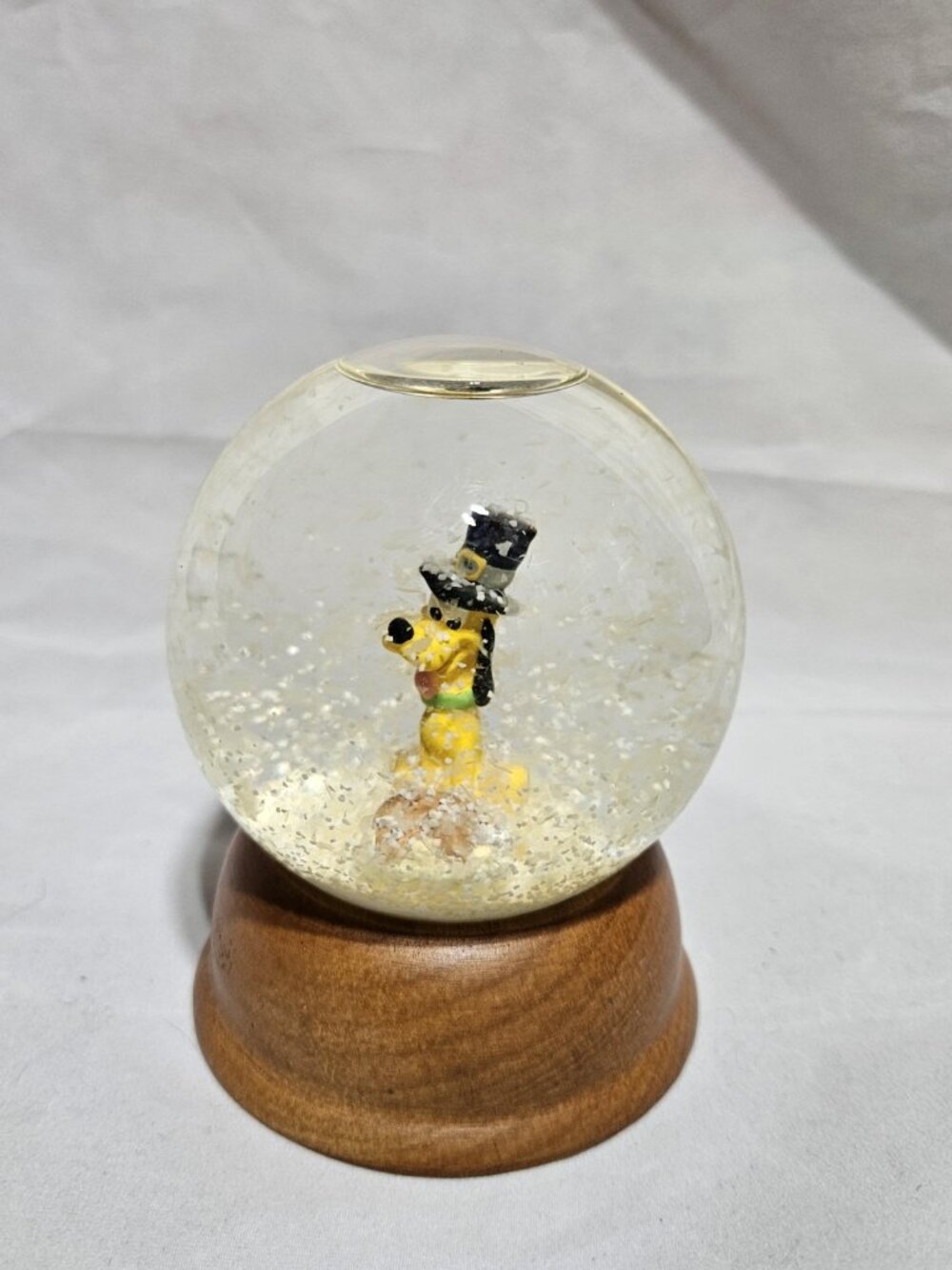 Disney NE Pluto Thanksgiving Holiday Crystal Snow Globe Vintage Limited Edition - Picture 8 of 12
